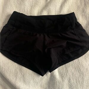 Lululemon black speed up 2.5 shorts